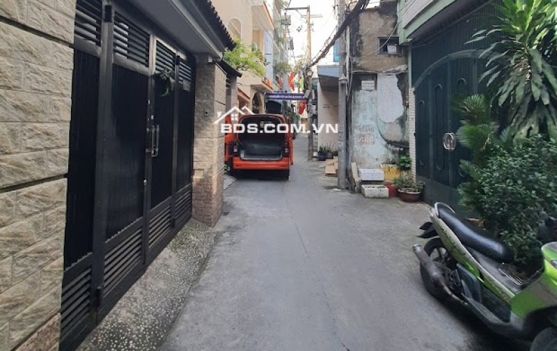 Lạc Long Quân P.8 Tân Bình, Ngang 4m, 52m2, 4Tầng 4PN. Chỉ 8.5 tỷ còn thương lượng với Chủ